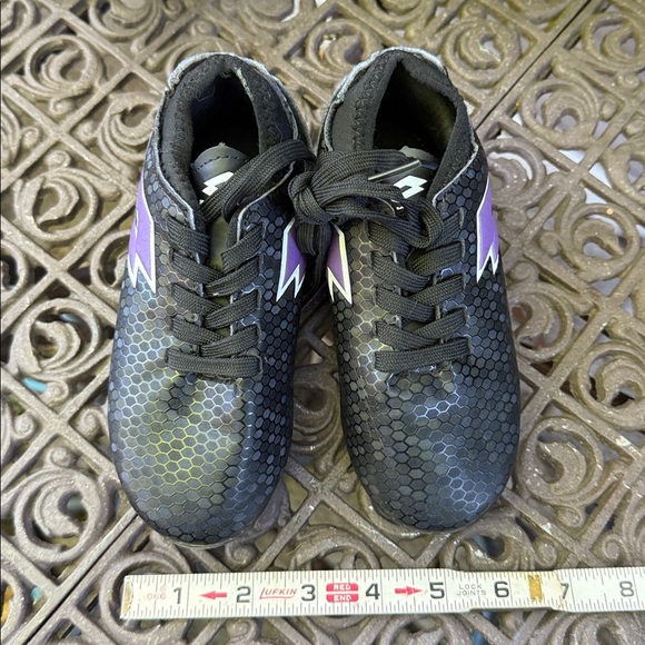 Lotto Storm Girl’s Purple and Black Soccer Cleats Soccer shoes Size 10 - Picture 4 of 6